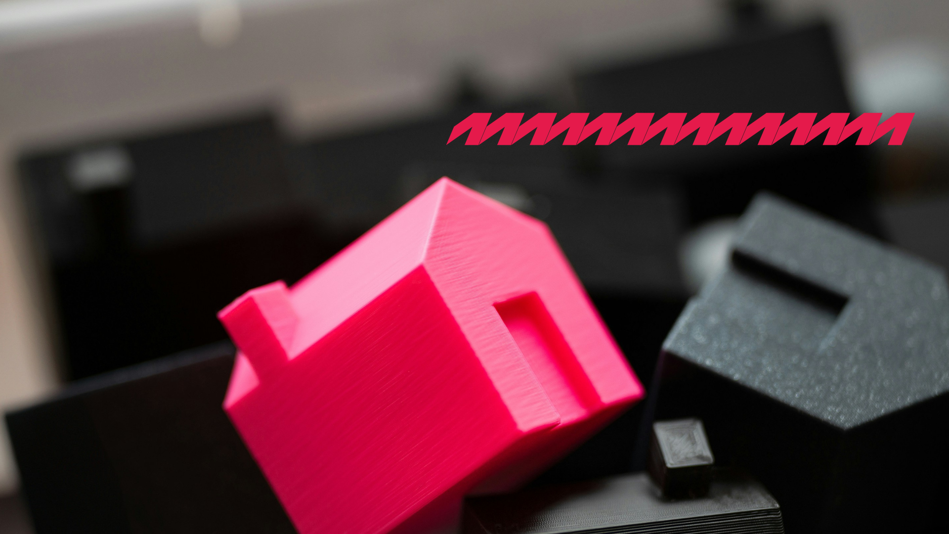 Страховым компаниям